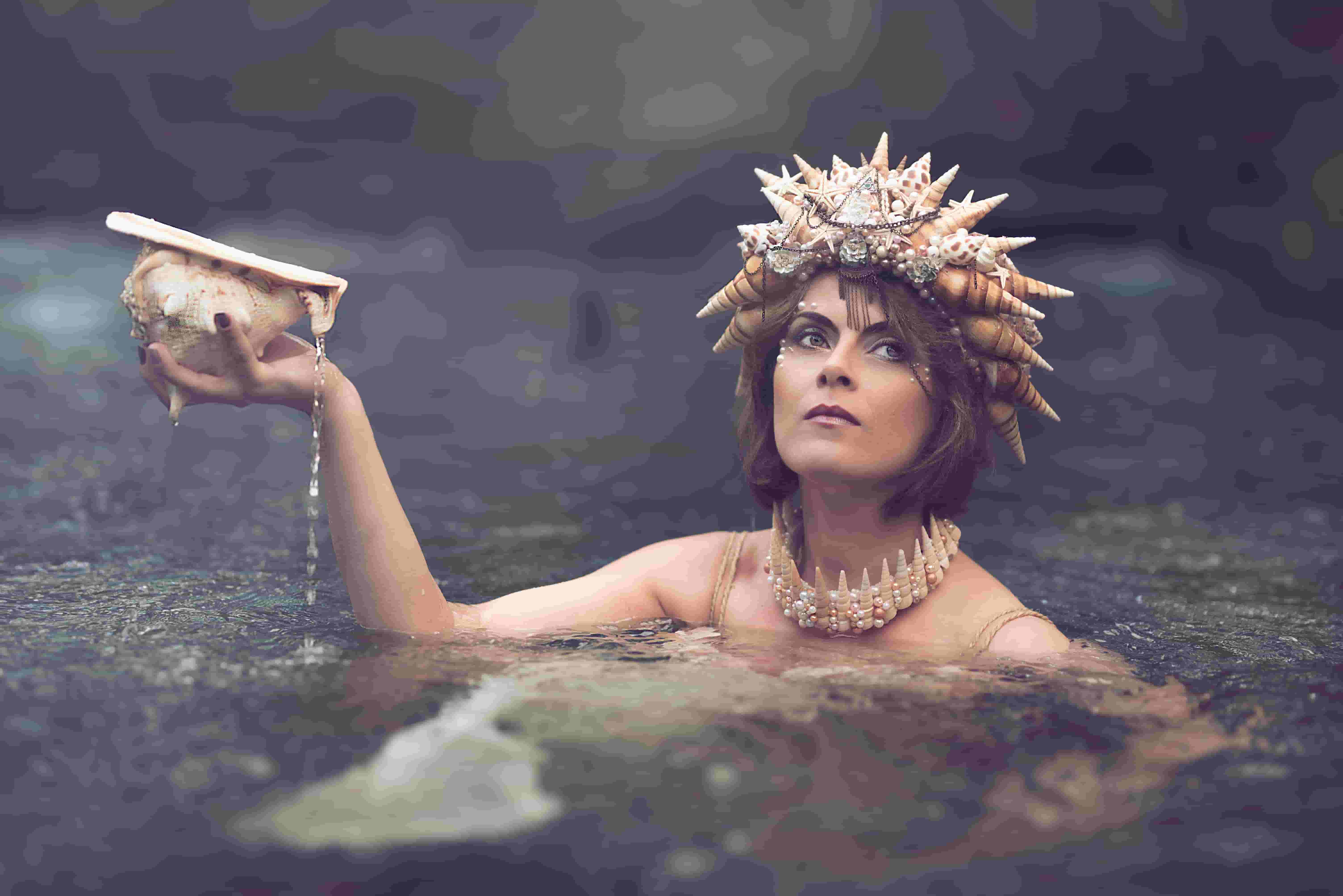 Woman in water with artistic makeup and a seashell crown – styled as Lady of the Lake or a water nymph. -w Legnicy, we Wrocławiu, w Opolu, w Brzegu, w Oławie, w Lubinie - optimized version for fast loading