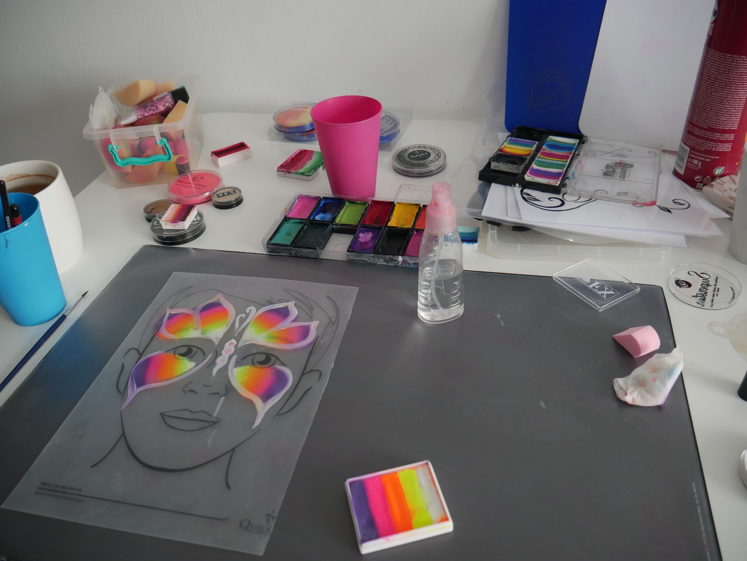 bezpieczne, hipoalergiczne farby do twarzy i ciała, zmywalne - w Brzegu, w Lubinie, w Oławie, w Legnicy, we Wrocławiu, w Opolu - zoptymalizowana wersja do szybkiego ładowania