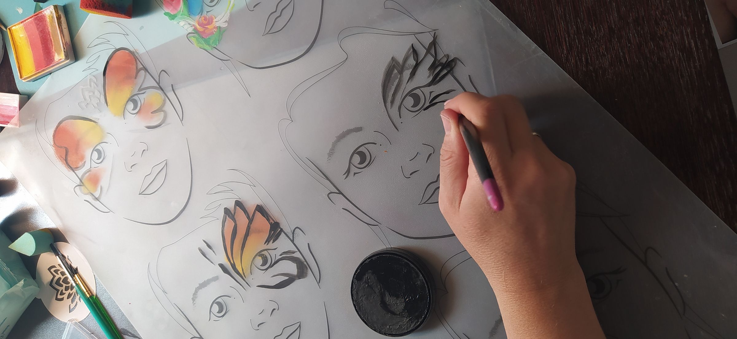 bezpieczne, hipoalergiczne farby do twarzy i ciała, zmywalne - w Brzegu, w Lubinie, w Oławie, w Legnicy, we Wrocławiu, w Opolu - zoptymalizowana wersja do szybkiego ładowania