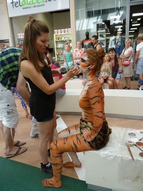 safe, hypoallergenic face and body paints, washable - full resolution