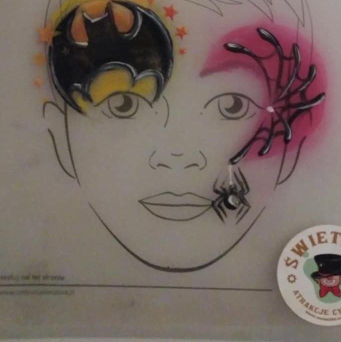 Artystyczne malowanie twarzy – Batman i halloweenowy motyw pajęczyny z pająkiem, asymetryczny wzór dla dzieci. - bezpieczne, hipoalergiczne farby do twarzy i ciała, zmywalne -Legnica, Opole, Oława, Lubin, Wrocław, Brzeg - zoptymalizowana wersja do szybkiego ładowania